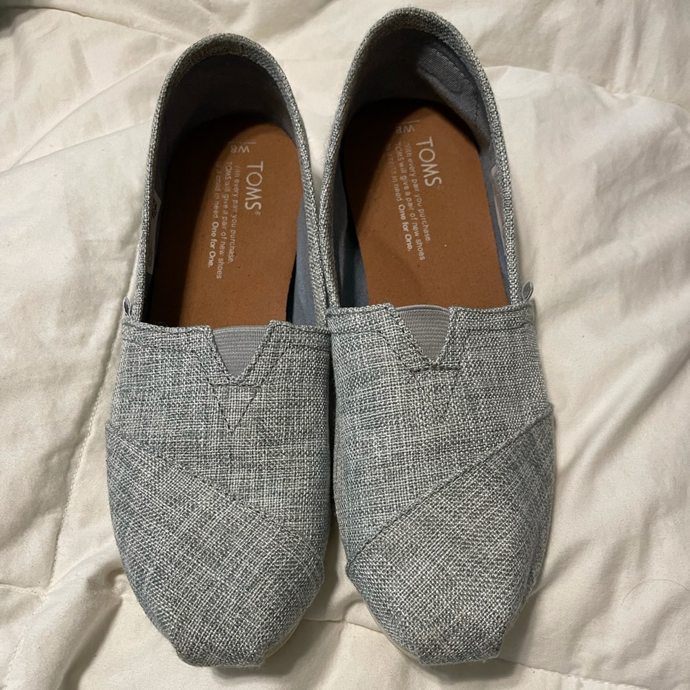 Blue/grey size 8 toms